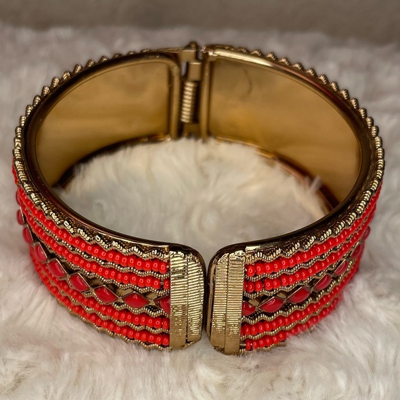 Vintage 1980’s Red Seed Bead, Metal, & Enamel Hinged Back Bangle/Bracelet - Picture 2 of 9